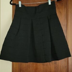 H&M pleated mini skirt in black sz m C